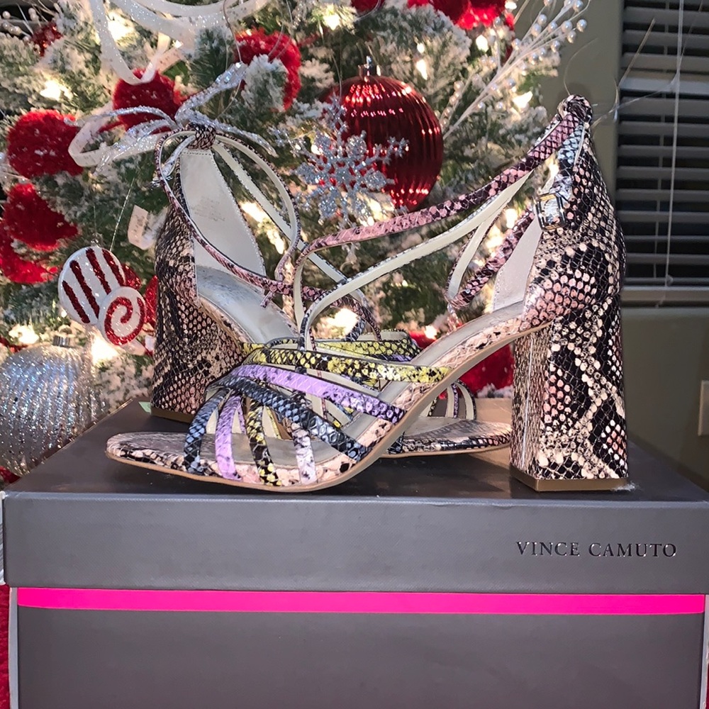 💥💥SOLD💥💥Vince Camuto Heels